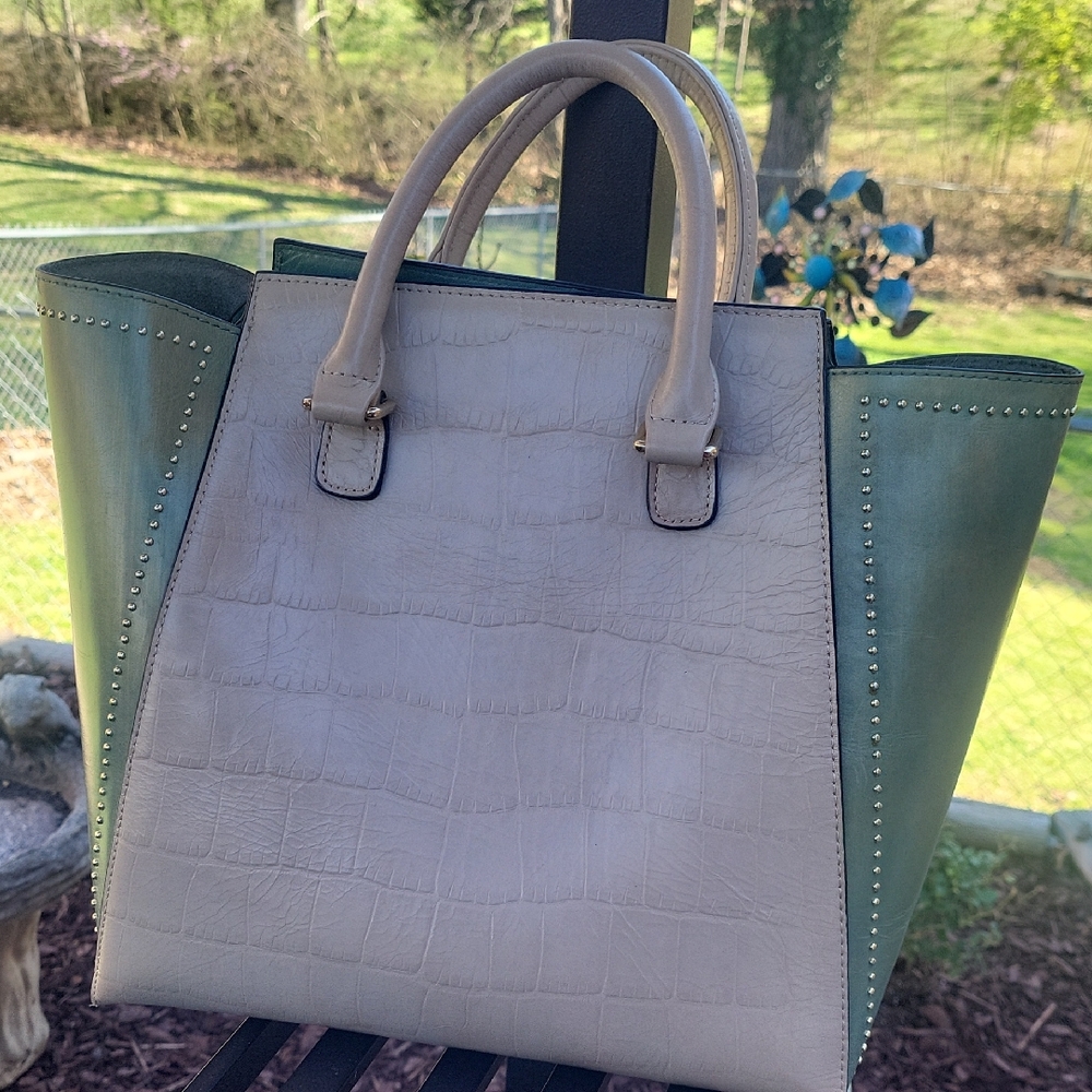 Two-Tone Structured Tote Bag in Beige and Sage